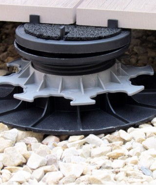 plot autonivelant pour monter une terrasse en pente
