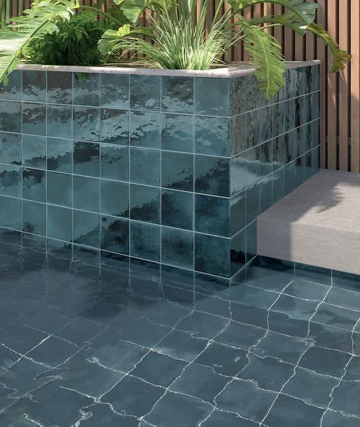 Carrelage extérieur piscine et terrasse Spa&Pools Blue Night Equipe Carrelage extérieur piscine et terrasse Spa&Pools Blue Night Equipe